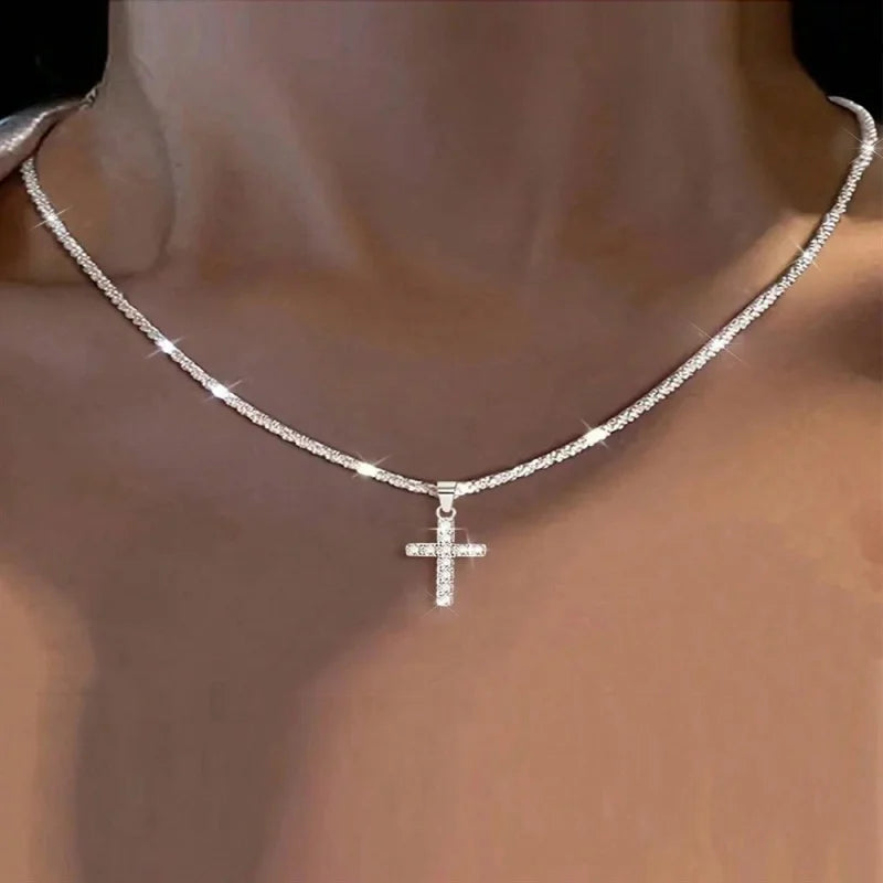 Chaîne de cheville scintillante de luxe - Ensemble chaîne de pied / collier / bracelet étoilé en zircon cubique pour femme - Cadeau minimaliste pour l'été et la plage